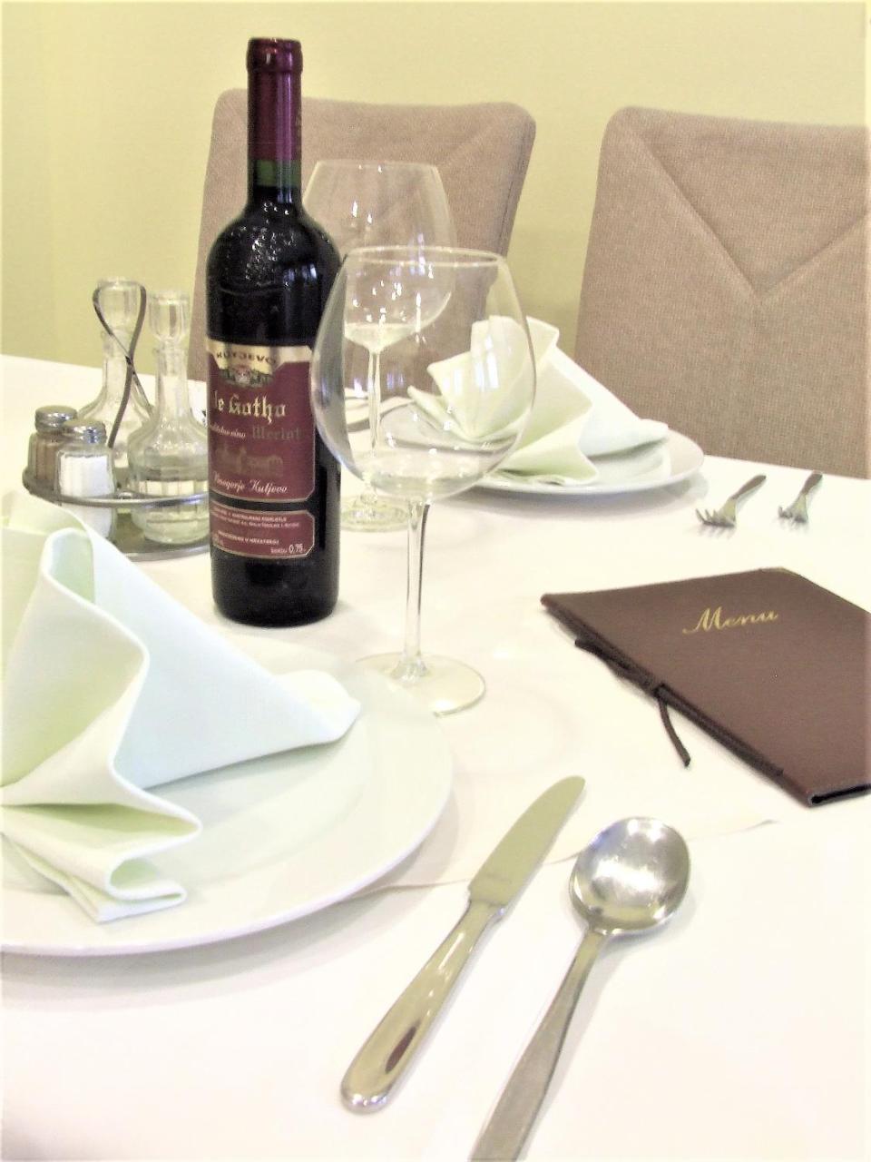Hotel Central Slavonski Brod Luaran gambar