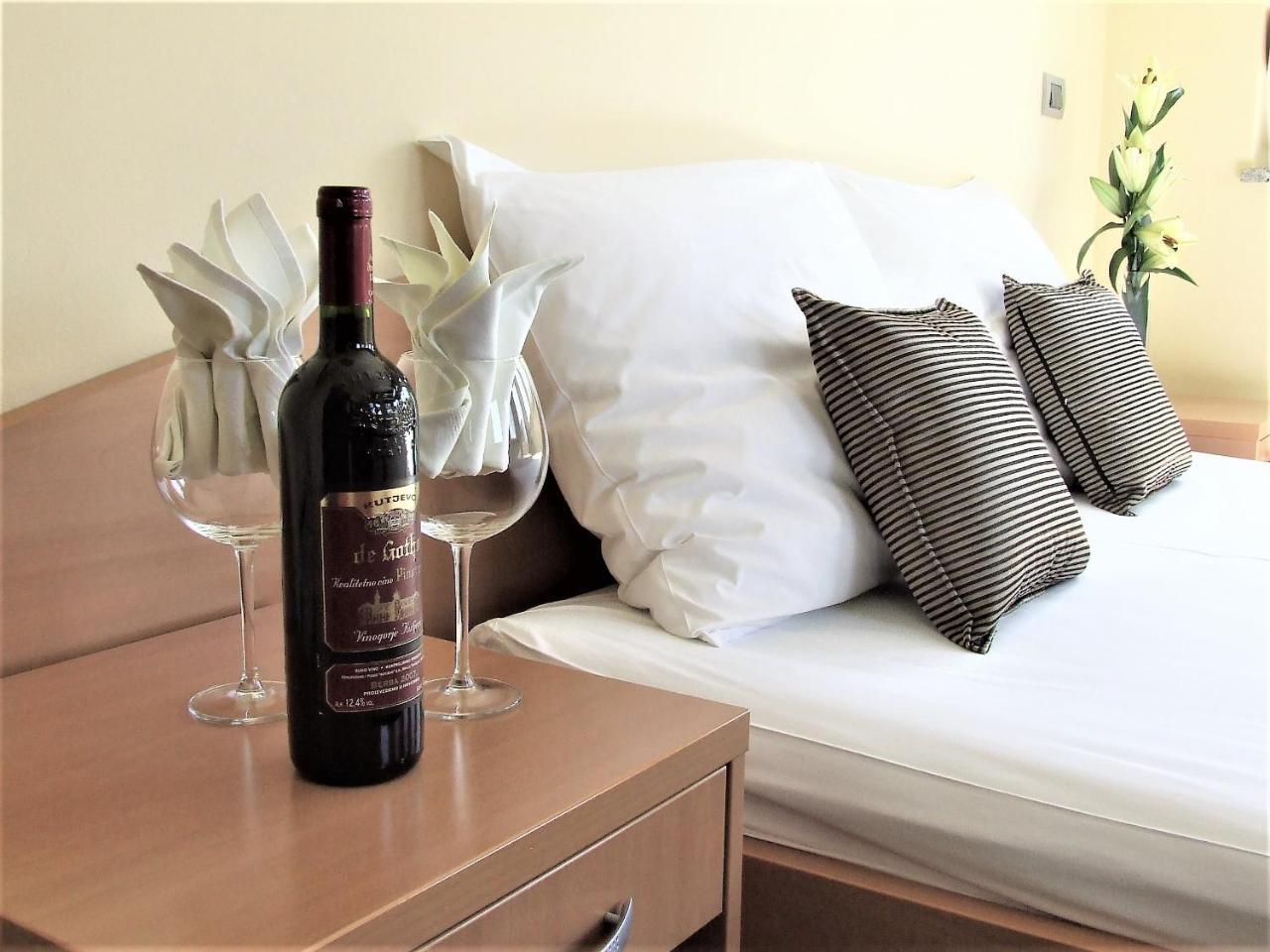 Hotel Central Slavonski Brod Luaran gambar